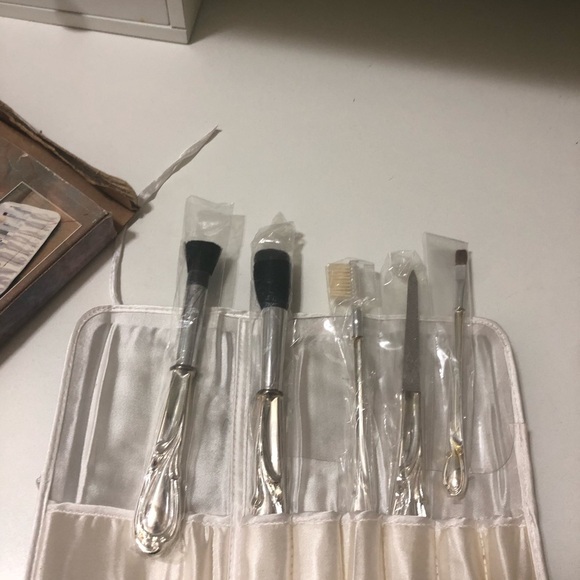 Silverplated Vanity set in pouch 6 pcs - Picture 6 of 8